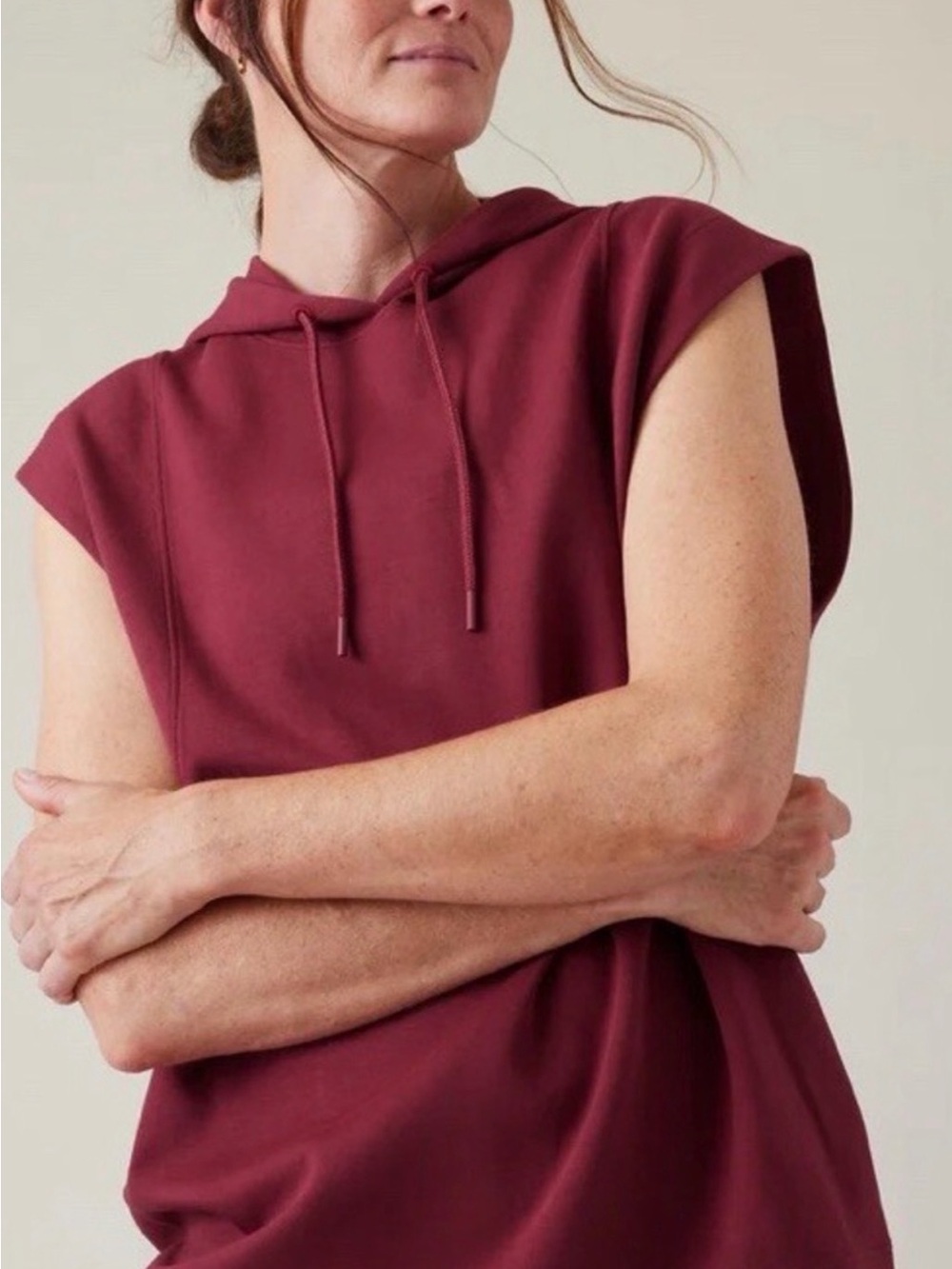* New Athleta Sundown Sweatshirt Tank in Burgundy Sleeveless Hoodie SZ XS *